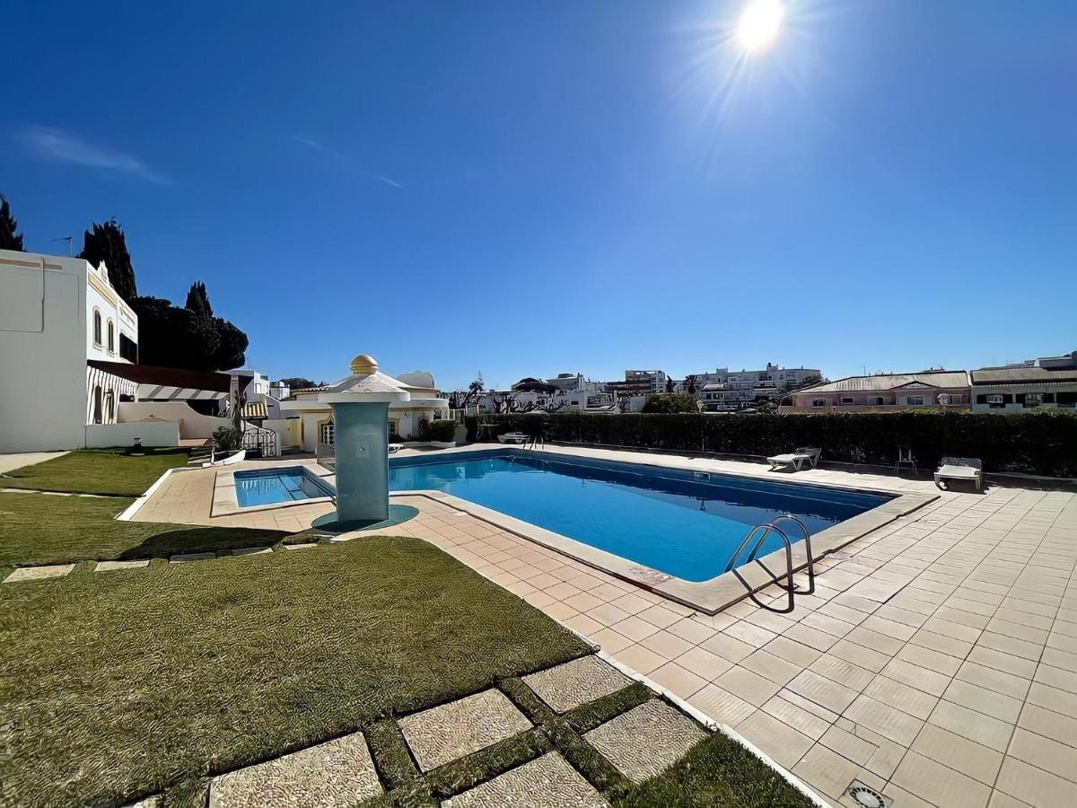 Relaxing 2 Bedroom House 5 Minutes Away From Vilamoura Marina Куартейра Екстериор снимка